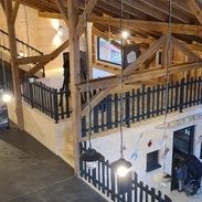 Überblick von oben auf den neuen Pferdestall