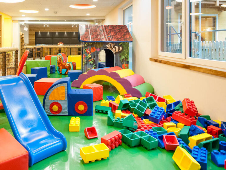 Kleinkinder Softplaybereich mit Schaumstoff Bausteinen