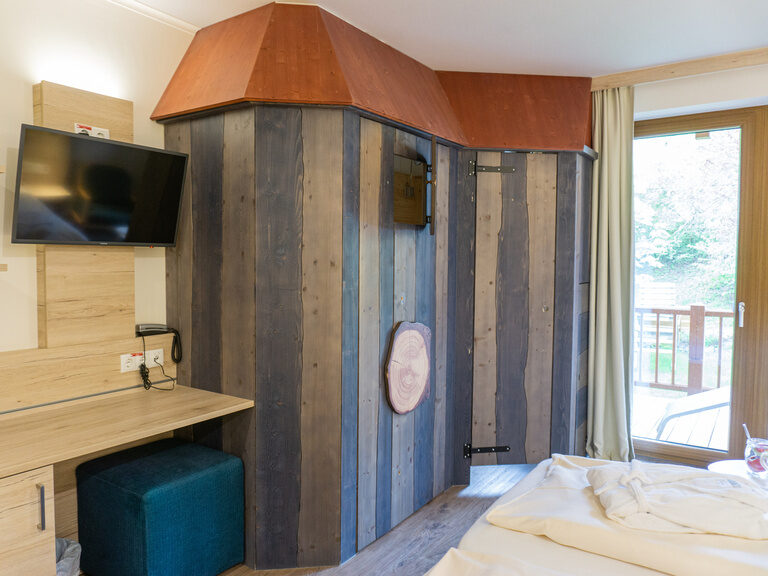 Schlafkoje für Kinder im Hotelzimmer